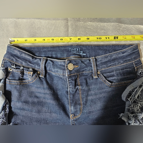 Time And Tru Frilly Denim Shorts Size 10 - Picture 4 of 5